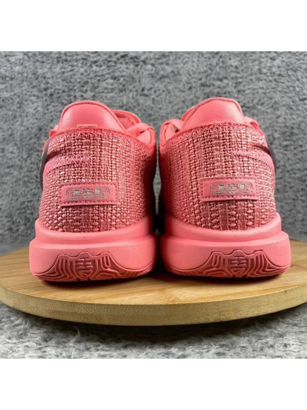 Nike LeBron 20 Pink Diamond Size 9.5 Men Basketball DJ5423-600